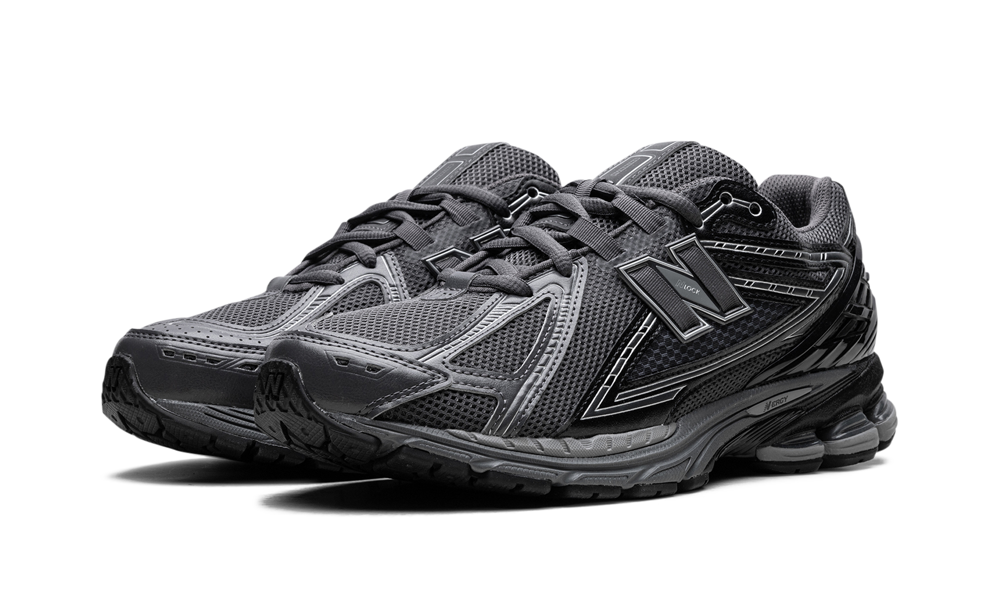 1906R Magnet - MNR Sneakers