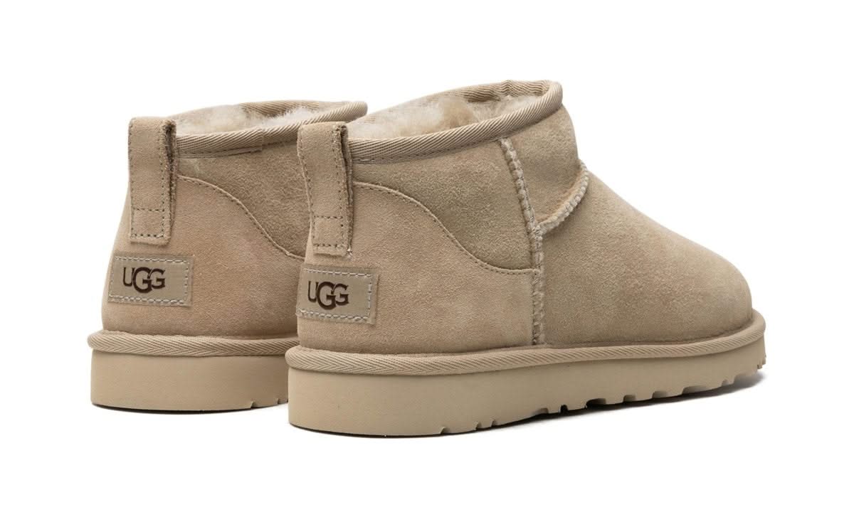 Classic Ultra Mini Boot Mustard Seed - MNR Sneakers