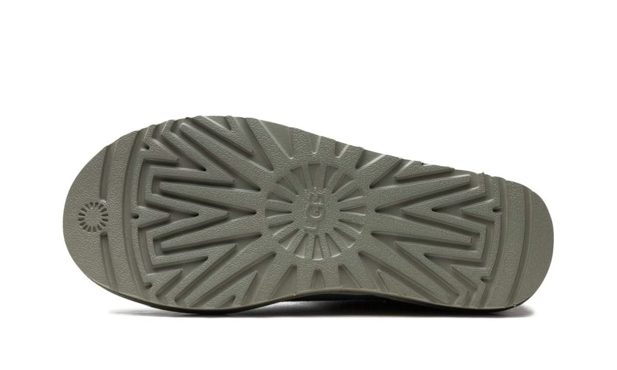 Classic Ultra Mini Boot Shaded Clover - MNR Sneakers
