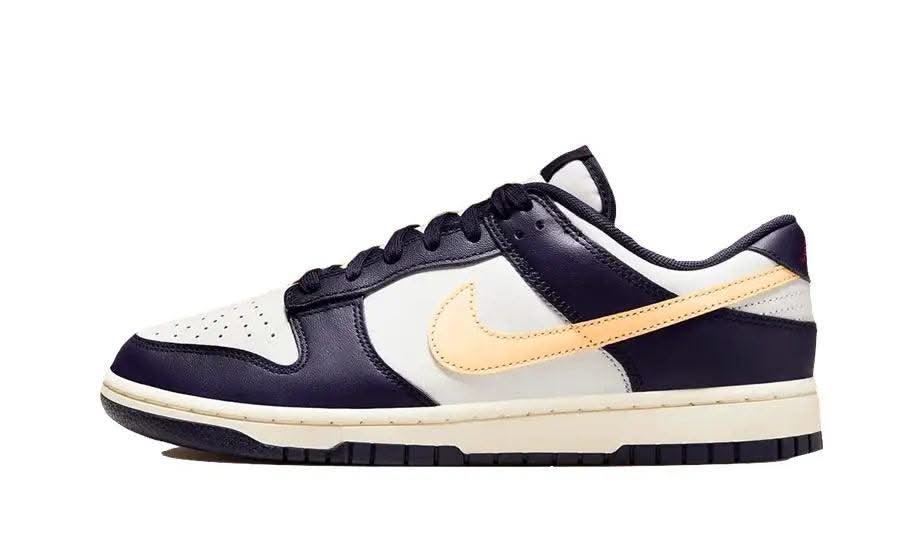 Dunk Low "From Nike To You" Navy Vanilla - MNR Sneakers