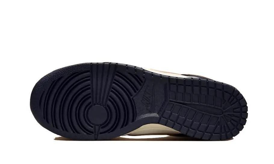 Dunk Low "From Nike To You" Navy Vanilla - MNR Sneakers