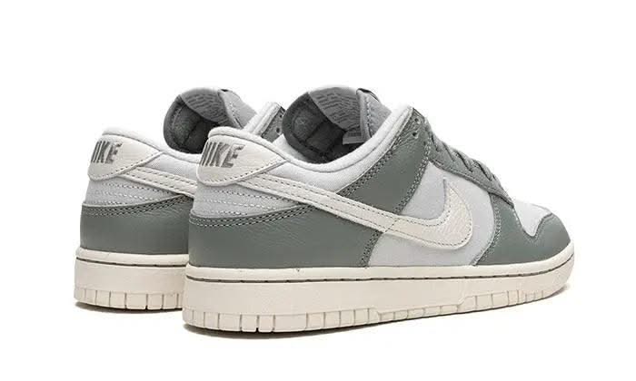 Dunk Low Mica Green - MNR Sneakers
