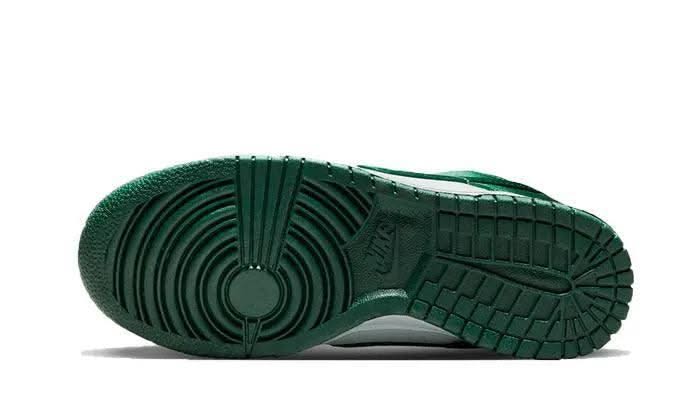 Dunk Low Satin Green - MNR Sneakers