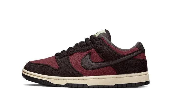 Dunk Low SE Fleece Burgundy Crush - MNR Sneakers