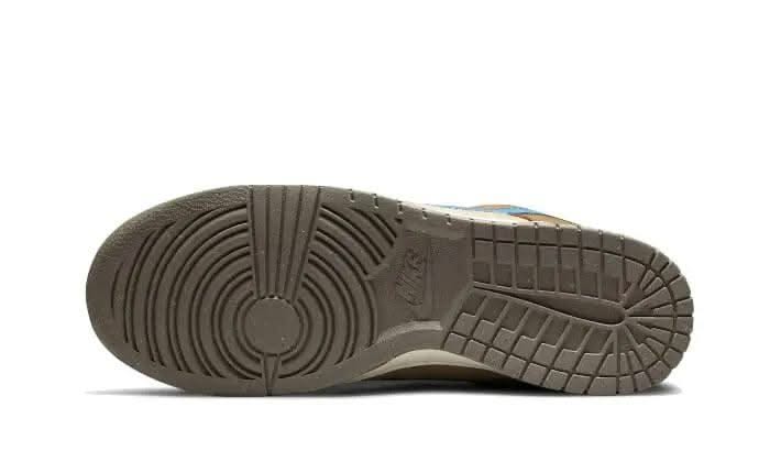 Dunk Low size? Dark Driftwood - MNR Sneakers