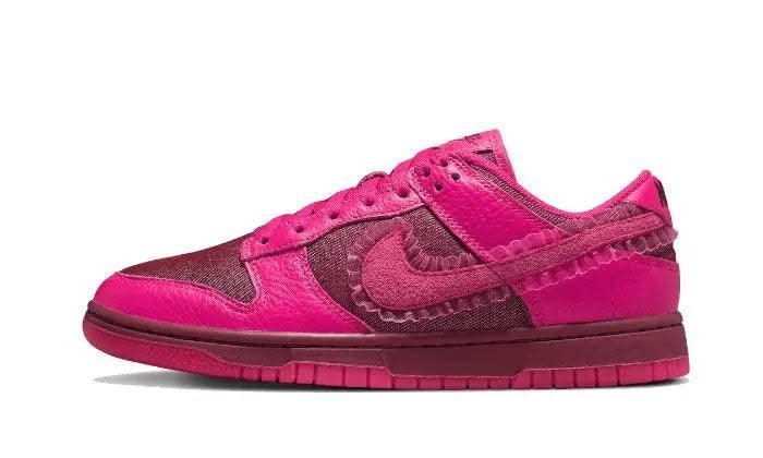 Dunk Low Valentines Day (2022) - MNR Sneakers