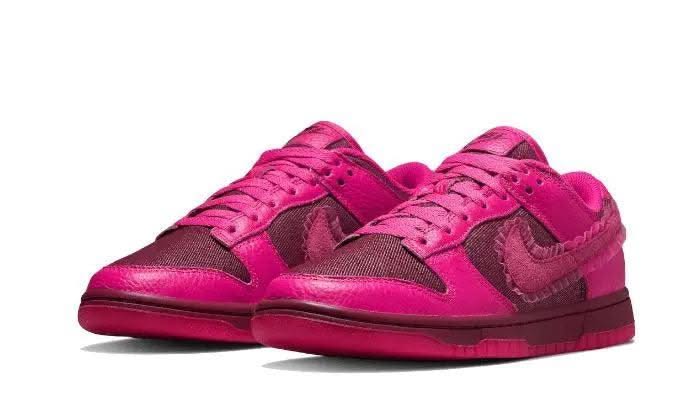 Dunk Low Valentines Day (2022) - MNR Sneakers