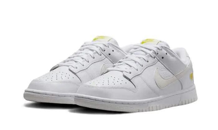 Dunk Low Yellow Heart - MNR Sneakers