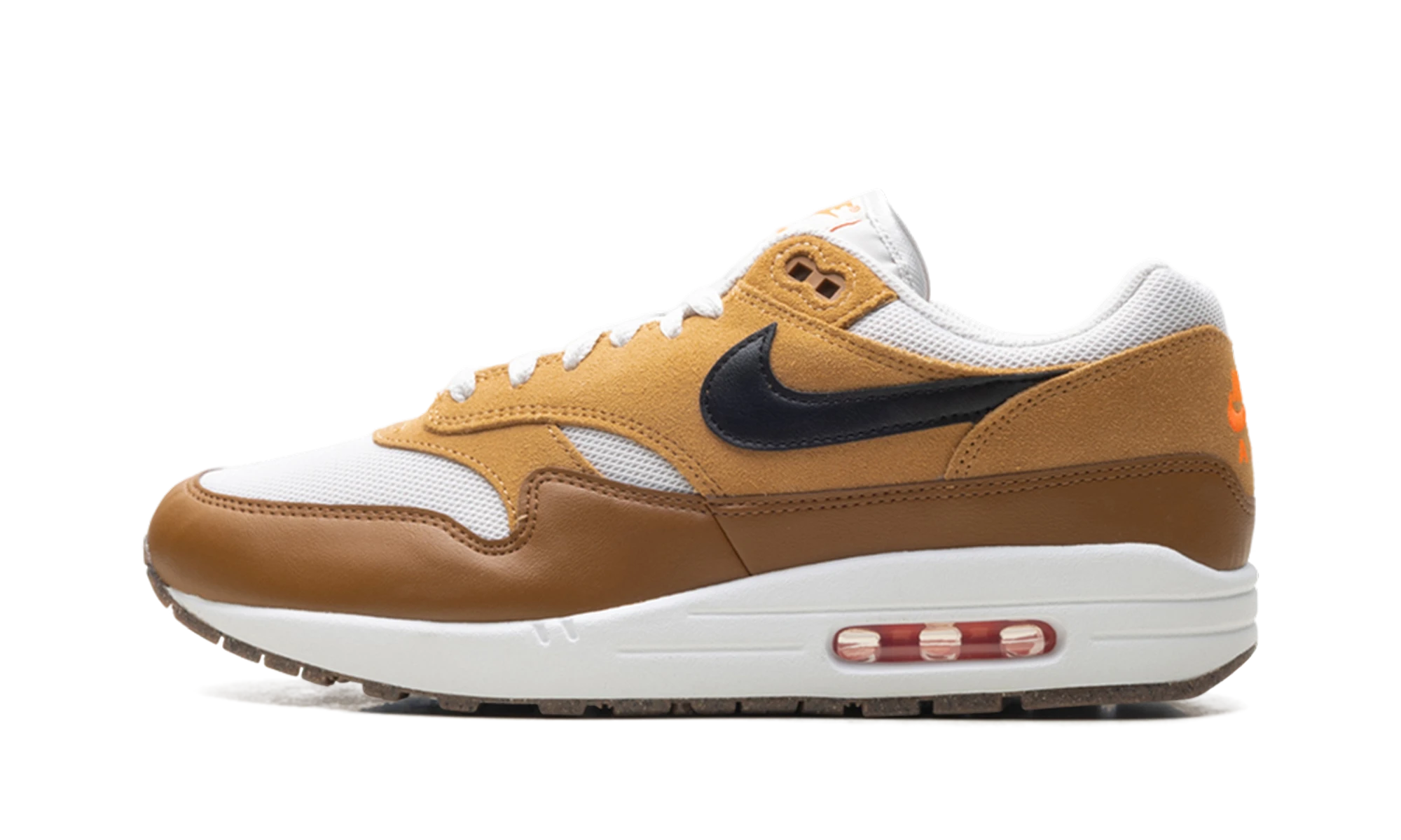 Détail du côté intérieur de la basket Nike Air Max 1 Essential British Tan Light Bone beige et noir.