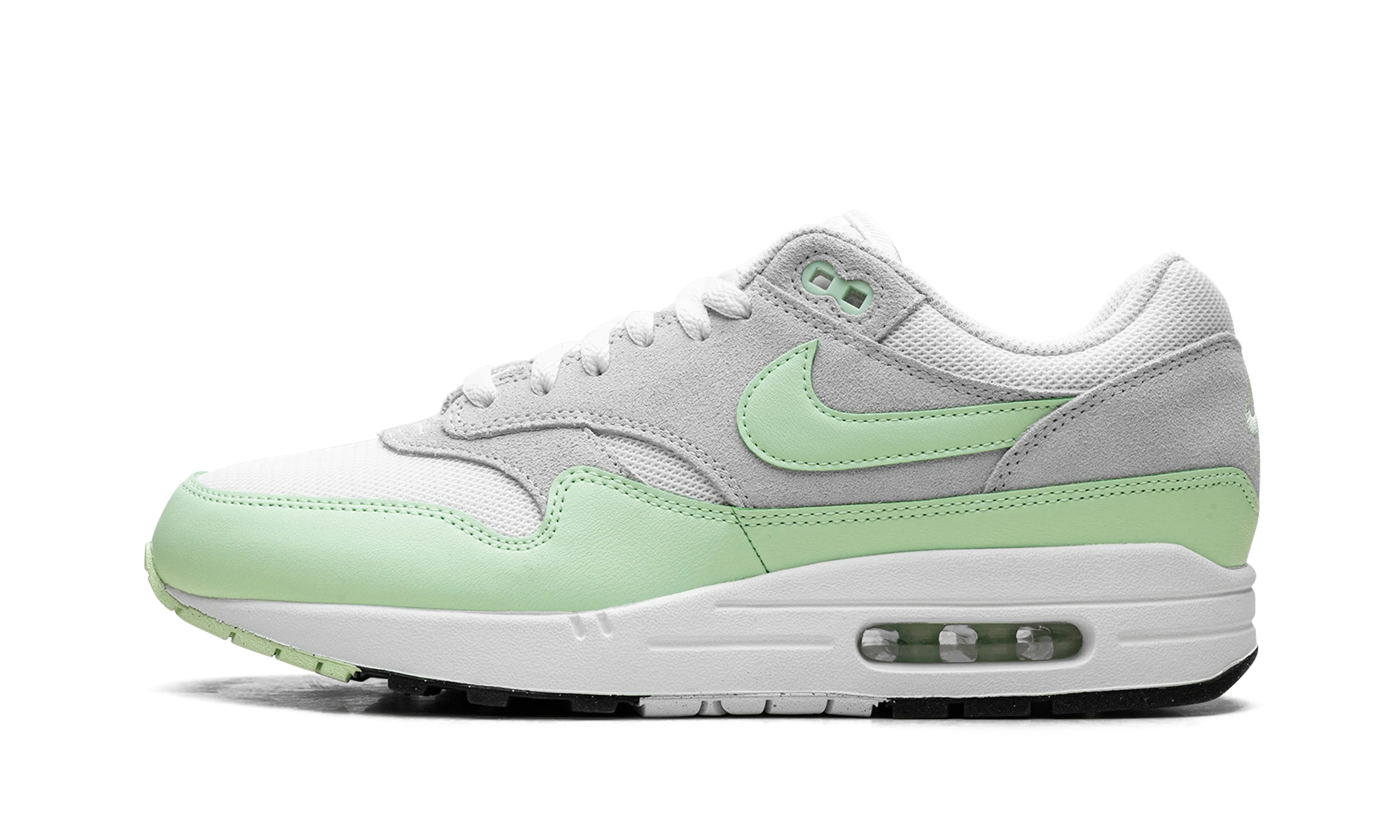 Détail du côté intérieur de la basket Nike Air Max 1 Essential Summit White Photon Dust Vapor Green blanc, gris et noir.