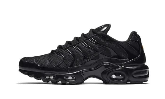 Air Max Plus Triple Black - MNR Sneakers