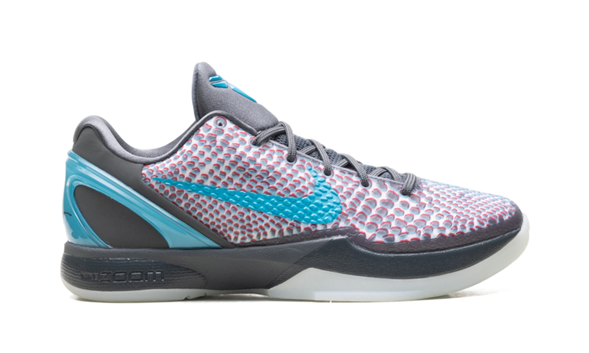 Basket Nike Kobe 6 Protro ASG Hollywood 3D en cuir gris, bleu et rouge, disponible en France, Suisse, Belgique et Luxembourg — vue de profil extérieur.
