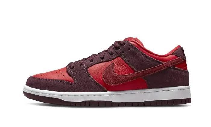 SB Dunk Low Cherry - MNR Sneakers