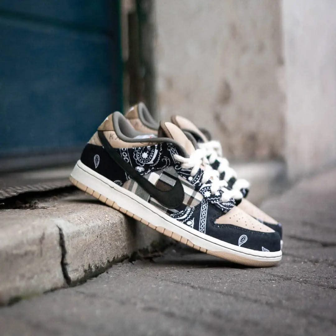 SB Dunk Low Travis Scott - MNR Sneakers