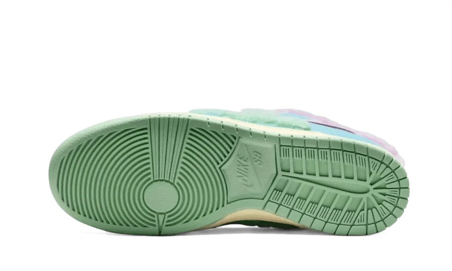 SB Dunk Low Verdy Visty - MNR Sneakers