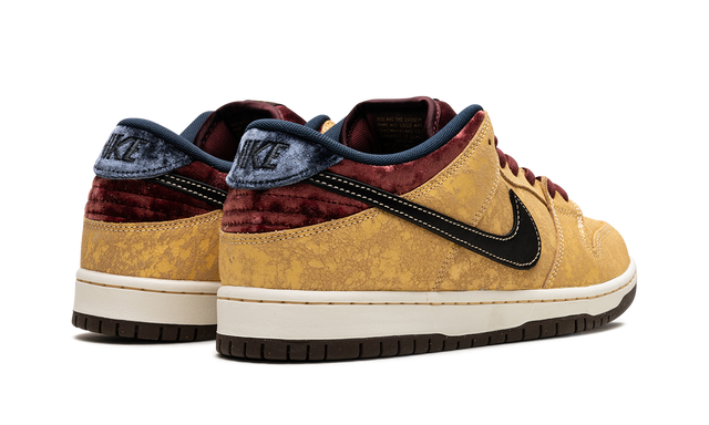 SB Dunk Low City of Cinema - FZ1278-200