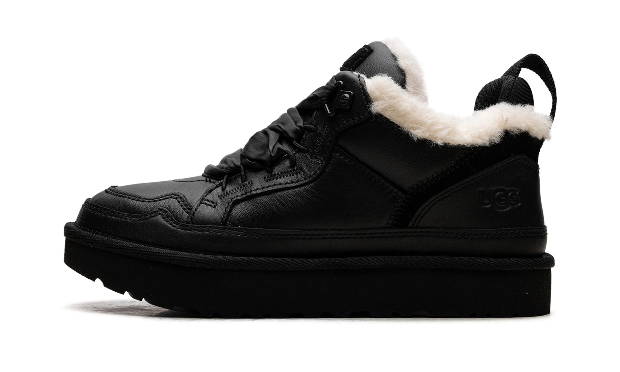 Détail du côté intérieur de la basket UGG Lowmel Leather Black noir.