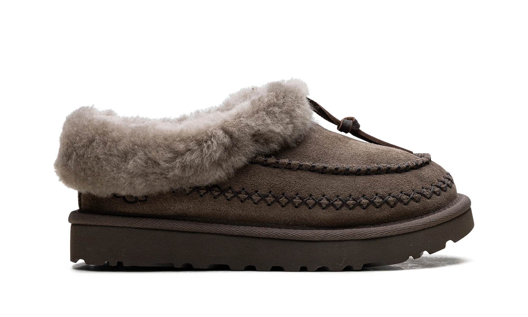 Pantoufle UGG Tasman Alpine Slipper Hickory en cuir, disponible en France, Suisse, Belgique et Luxembourg — vue de profil extérieur.