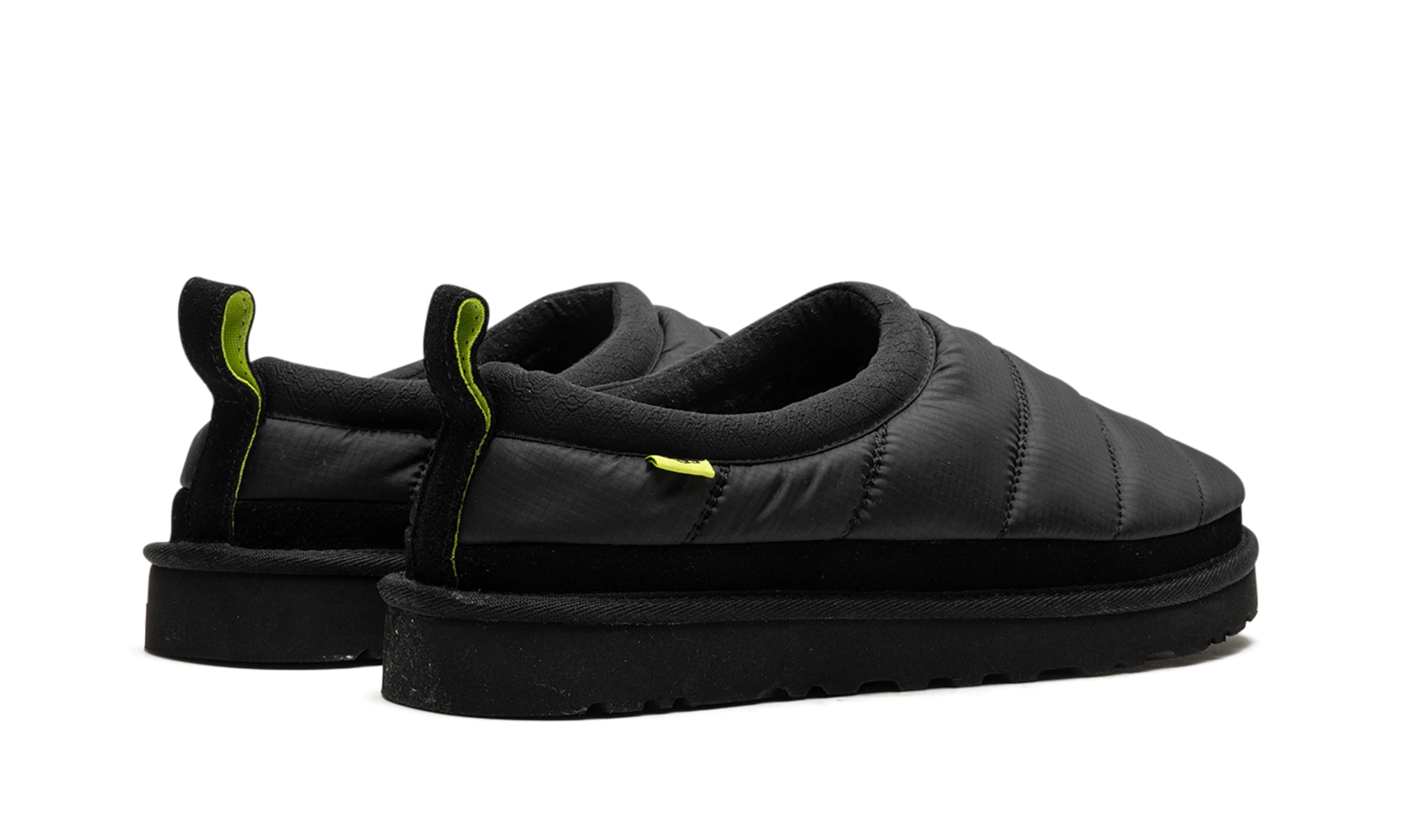 Vue arrière des talons de la UGG Tasman LTA Slipper Black.