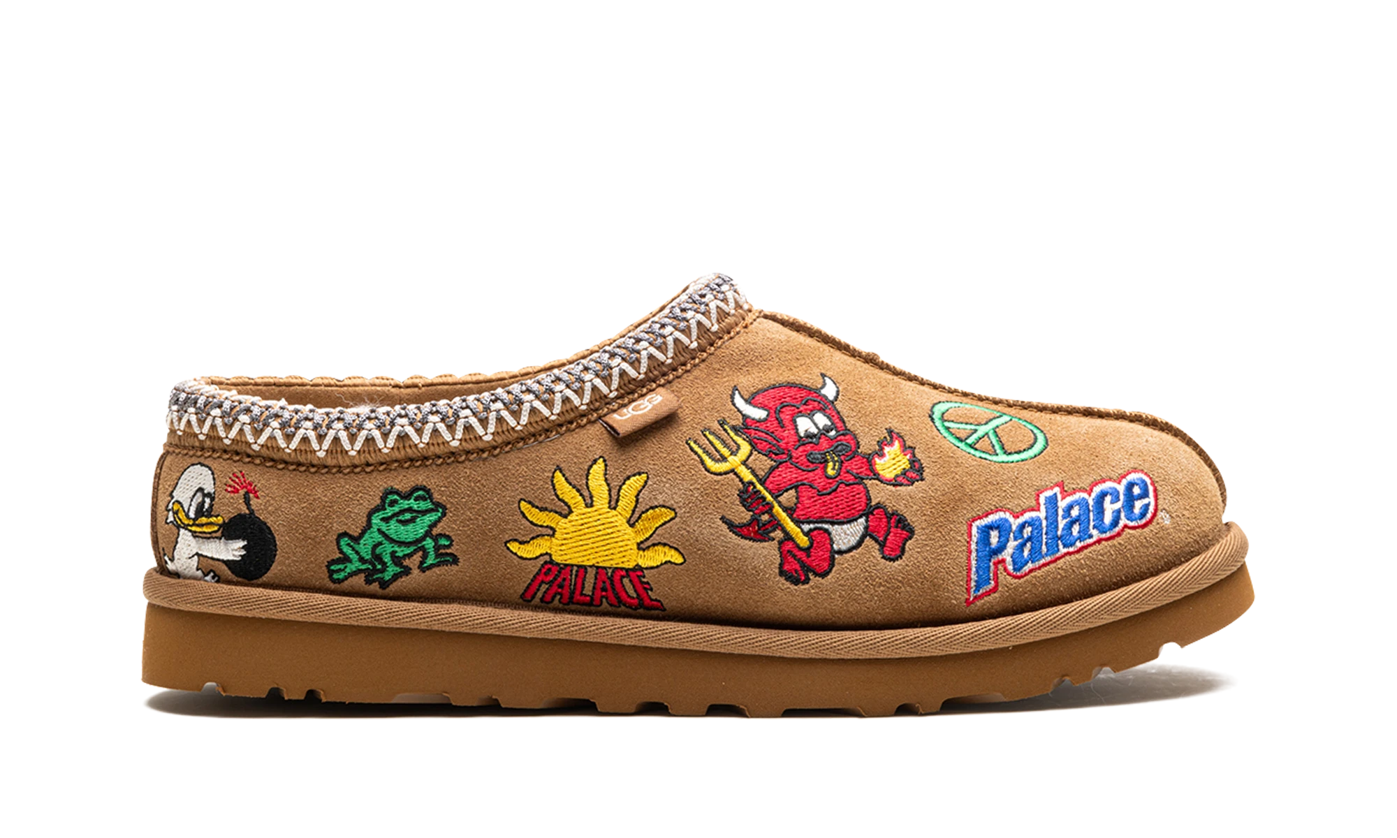 Pantoufle UGG Tasman Slipper Palace Chestnut en daim marron, disponible en France, Suisse, Belgique et Luxembourg — vue de profil extérieur.