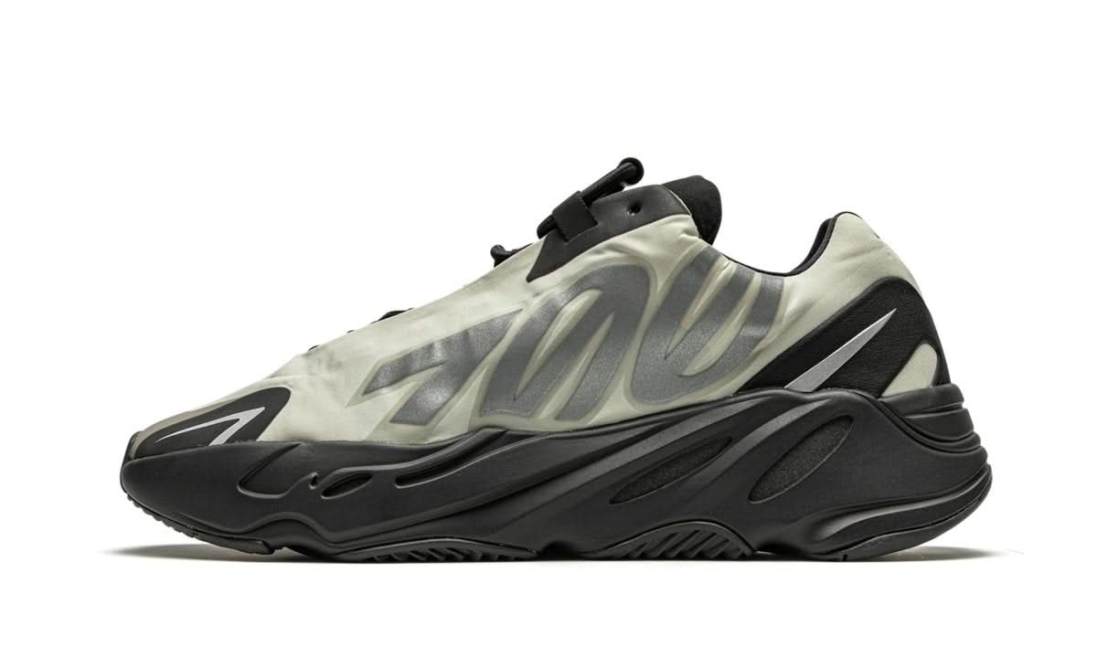 Yeezy 700 MNVN Bone - MNR Sneakers