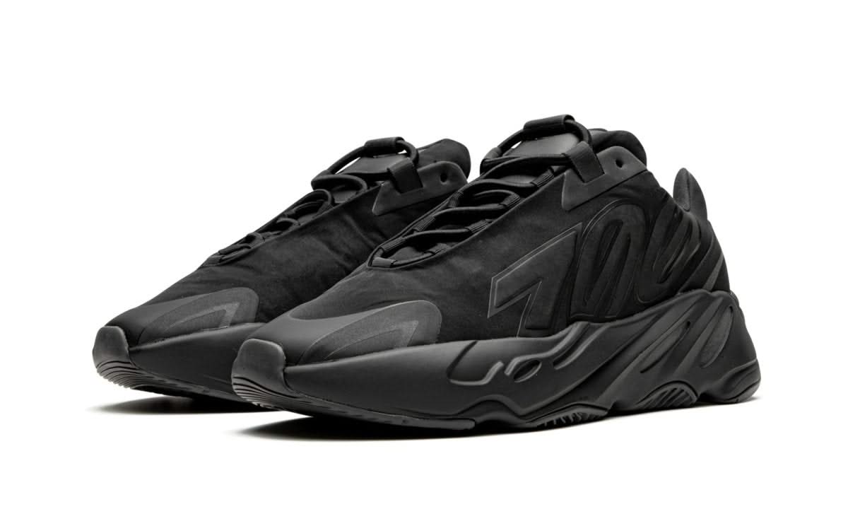 Yeezy 700 MNVN Triple Black - MNR Sneakers
