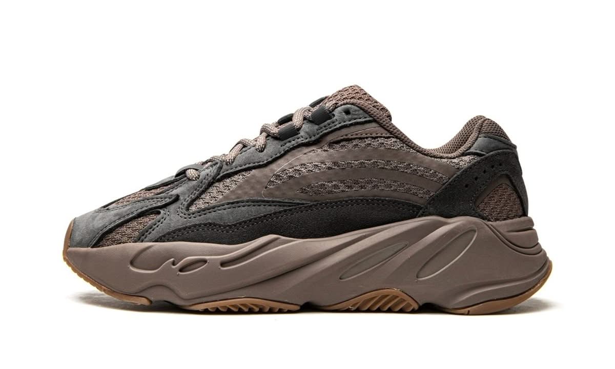 Yeezy 700 V2 Mauve - MNR Sneakers