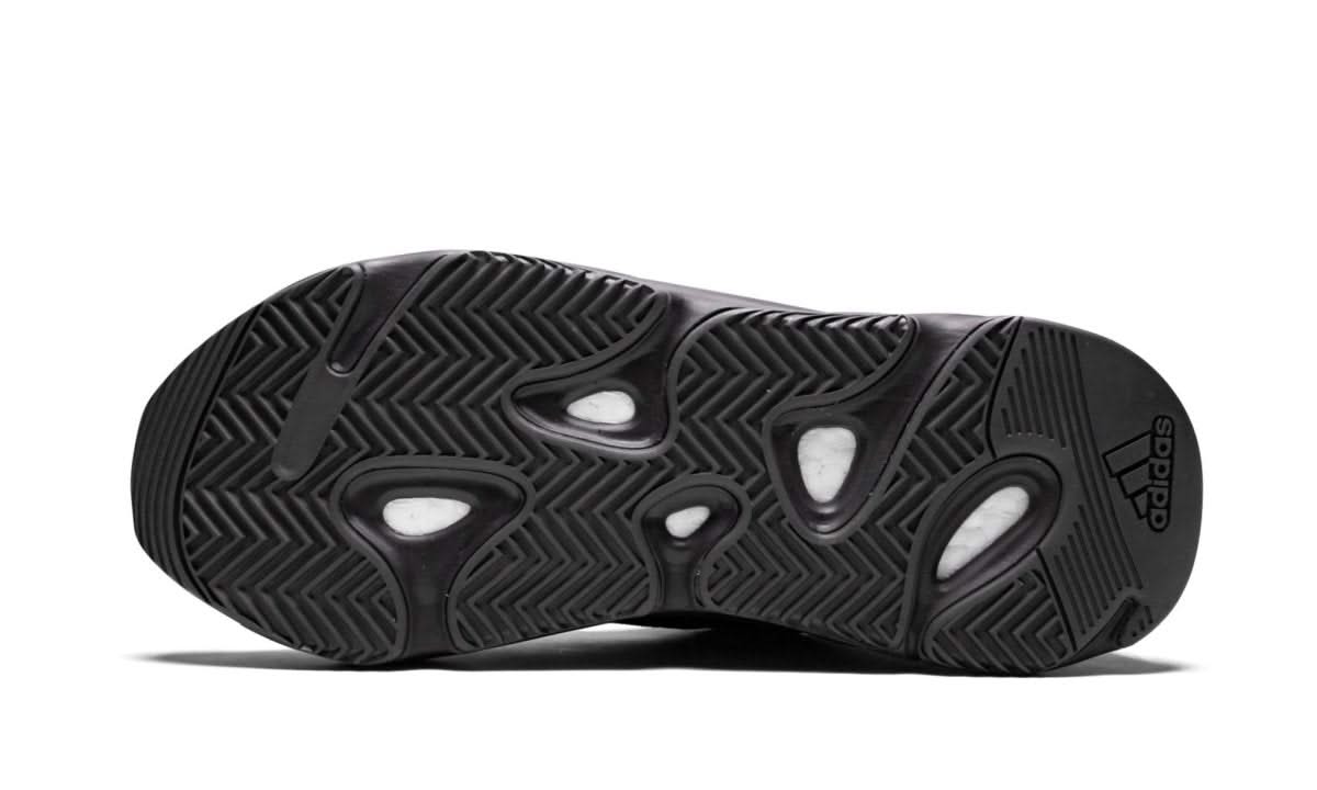 Yeezy 700 V2 Vanta - MNR Sneakers