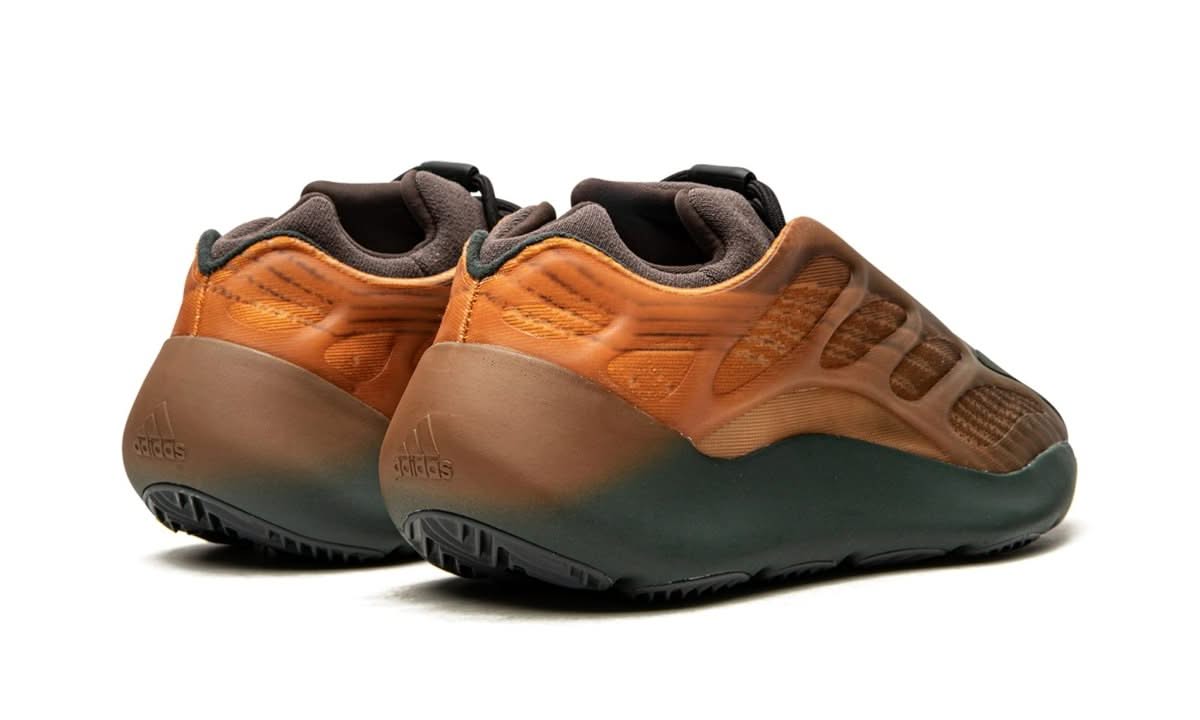 Yeezy 700 V3 Copper Fade - MNR Sneakers