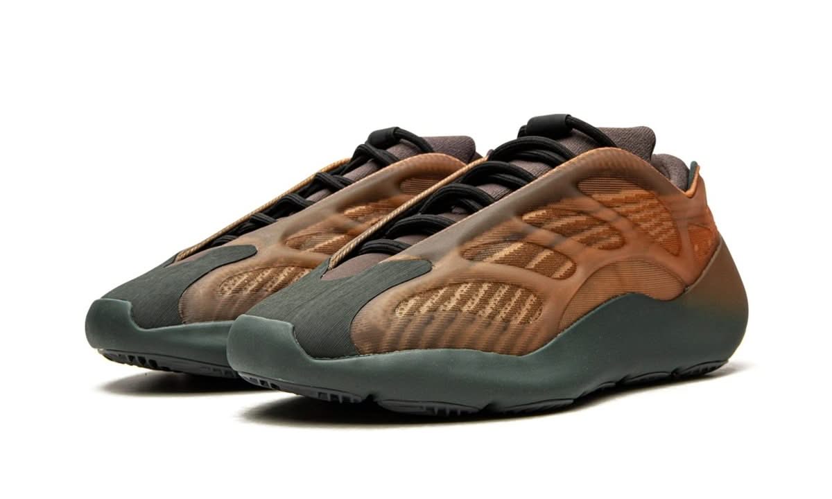 Yeezy 700 V3 Copper Fade - MNR Sneakers