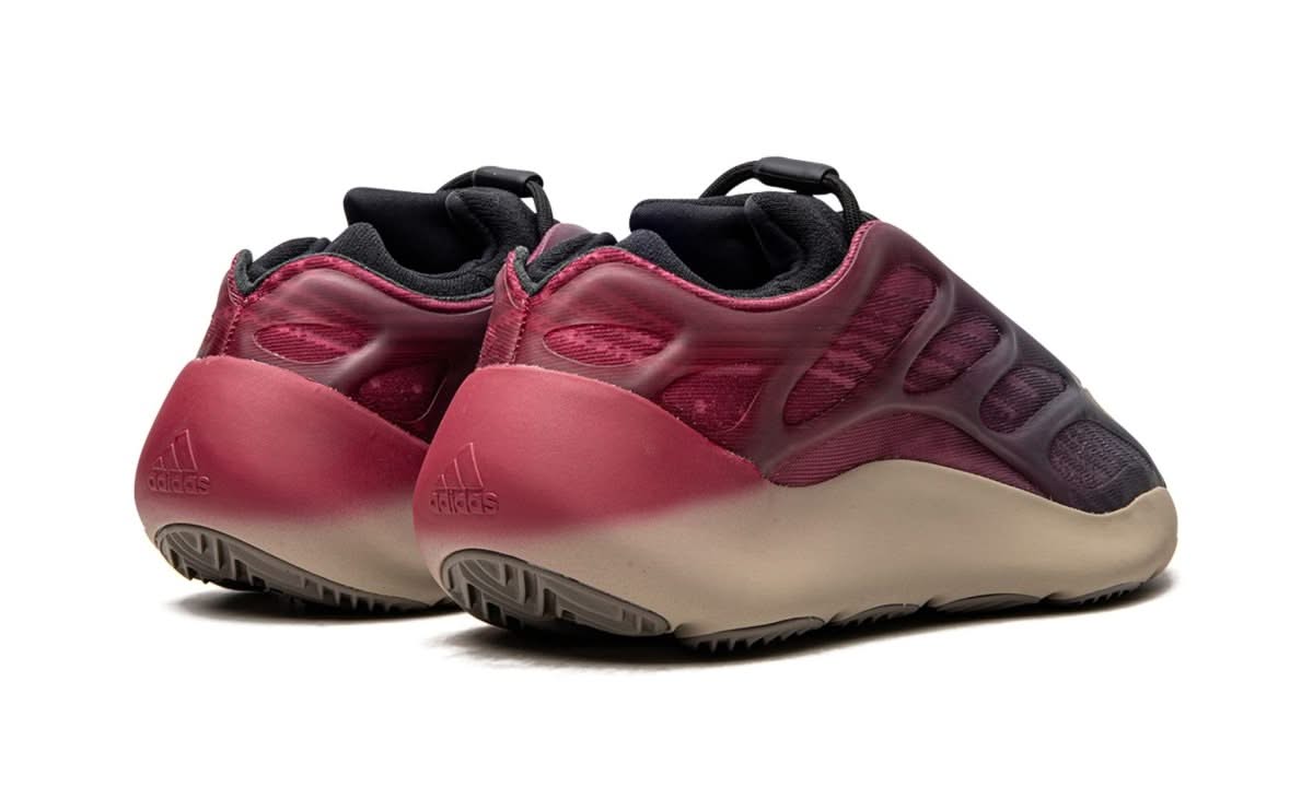 Yeezy 700 V3 Fade Carbon - MNR Sneakers