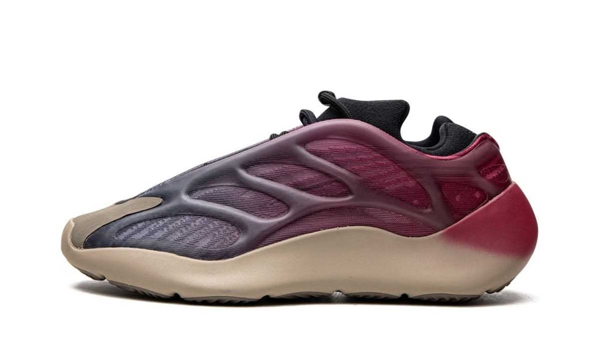 Yeezy 700 V3 Fade Carbon - MNR Sneakers