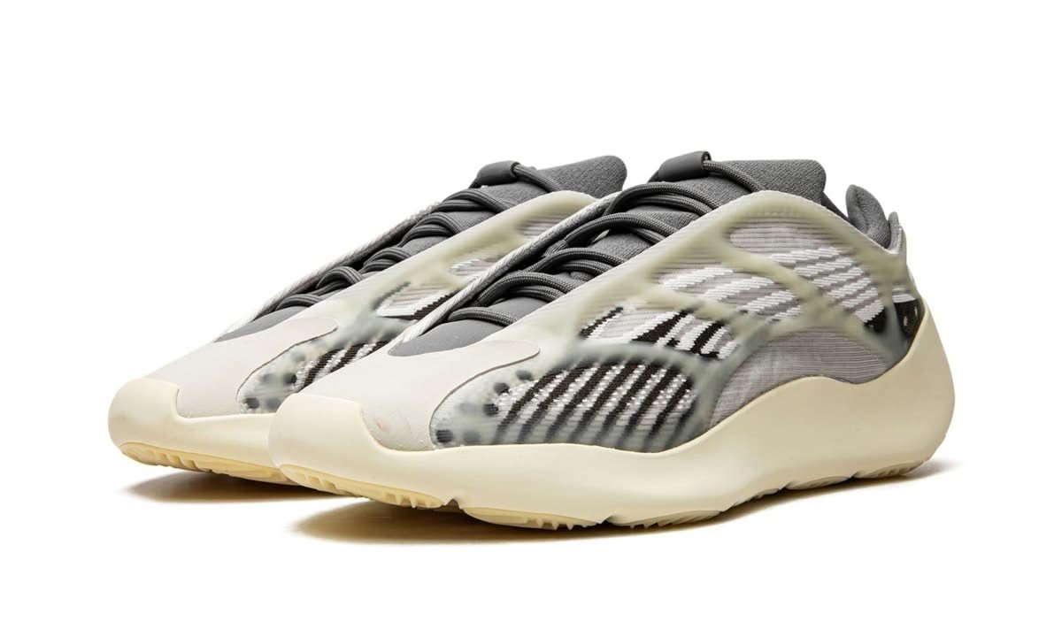 Yeezy 700 V3 Fade Salt - MNR Sneakers