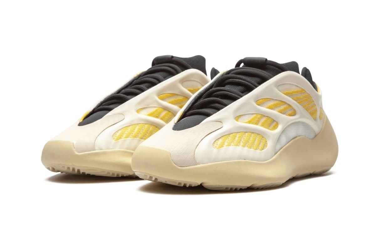 Yeezy 700 V3 Safflower - MNR Sneakers