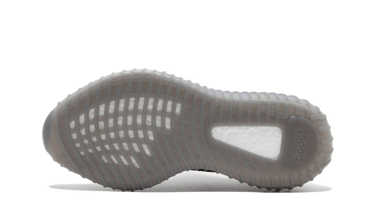 Yeezy Boost 350 V2 Beluga 2.0 - MNR Sneakers