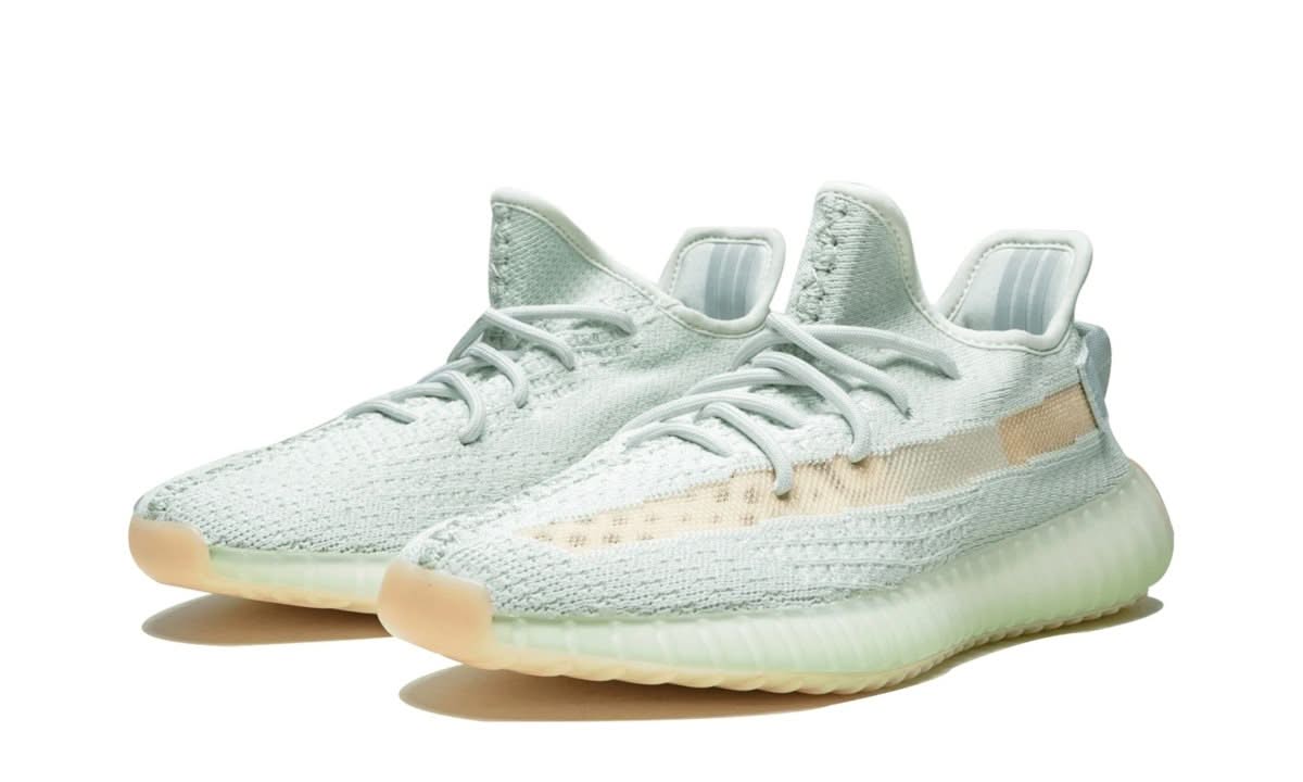 Yeezy Boost 350 V2 Hyperspace - MNR Sneakers