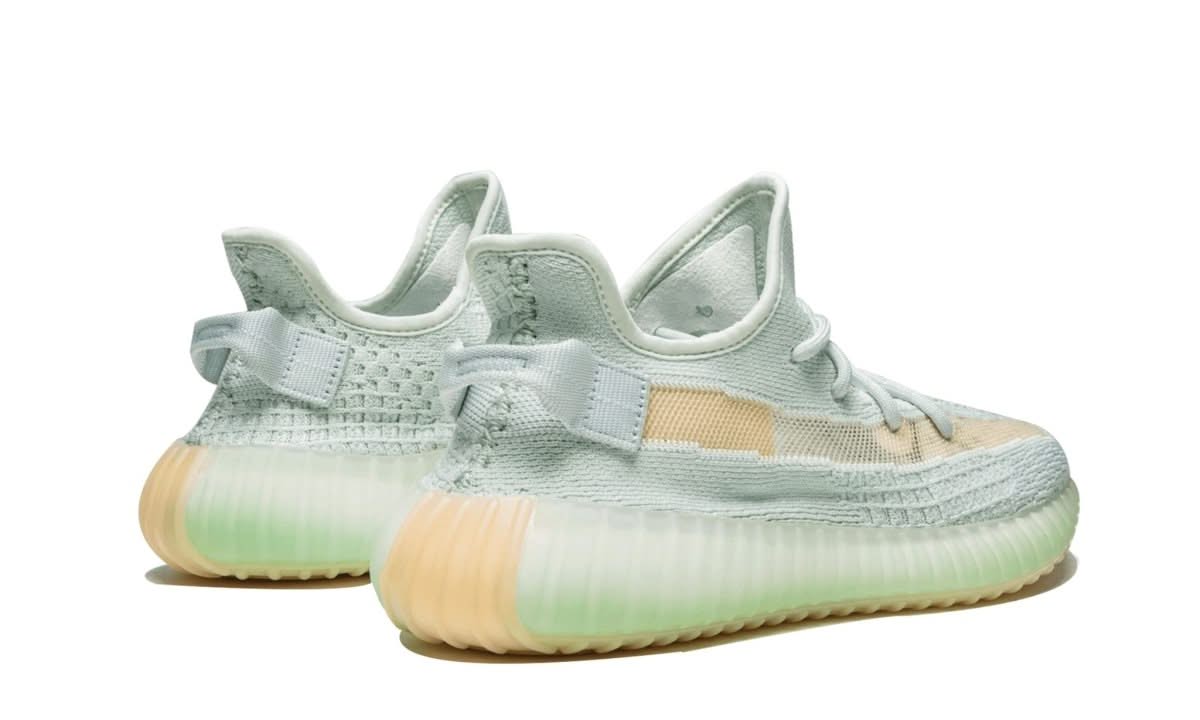 Yeezy Boost 350 V2 Hyperspace - MNR Sneakers