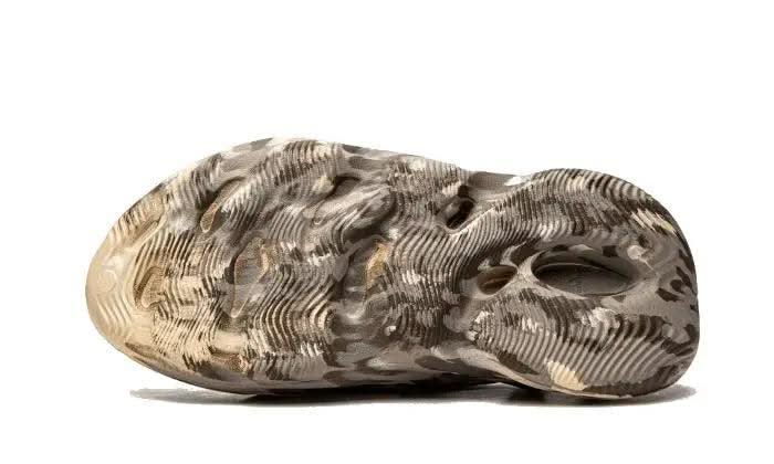 Yeezy Foam RNNR MX Clay Cream - MNR Sneakers