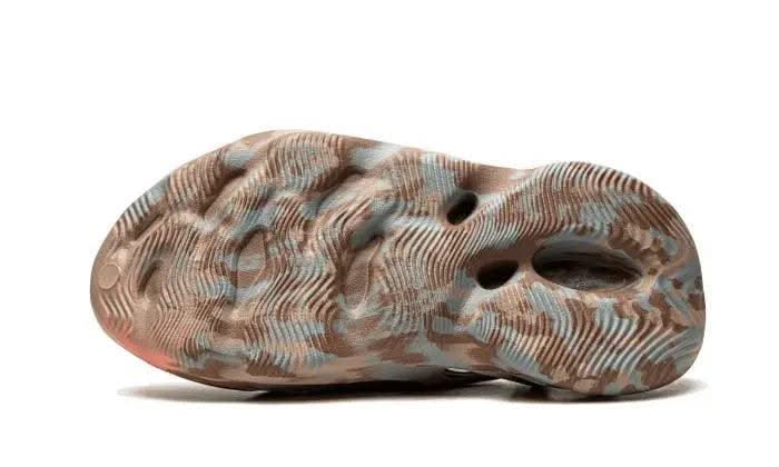 Yeezy Foam RNNR MX Sand Grey - MNR Sneakers