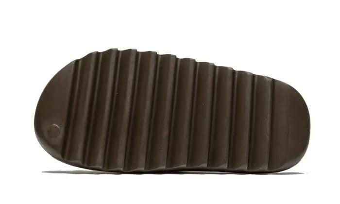 Yeezy Slide Soot - MNR Sneakers