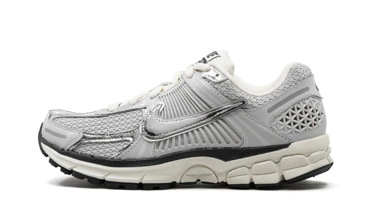 Zoom Vomero 5 Chrome - MNR Sneakers