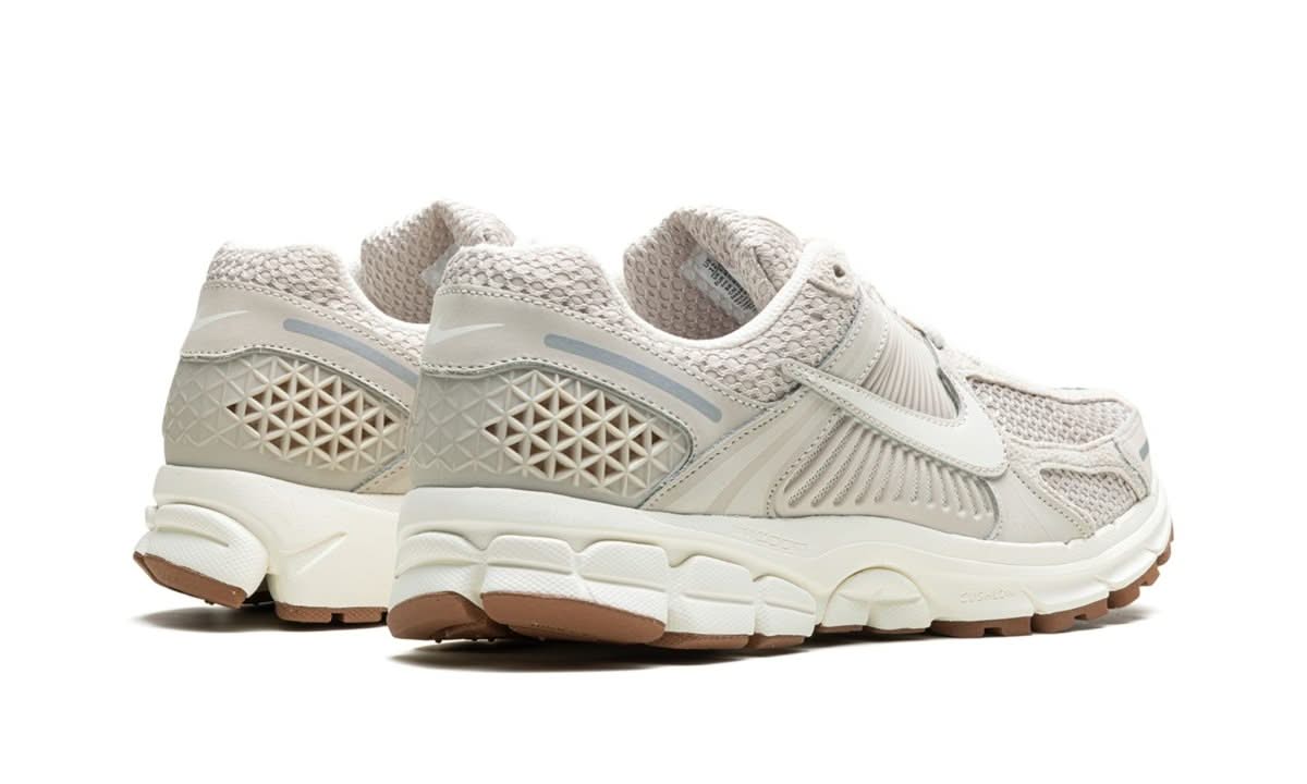 Zoom Vomero 5 Light Orewood Brown - MNR Sneakers