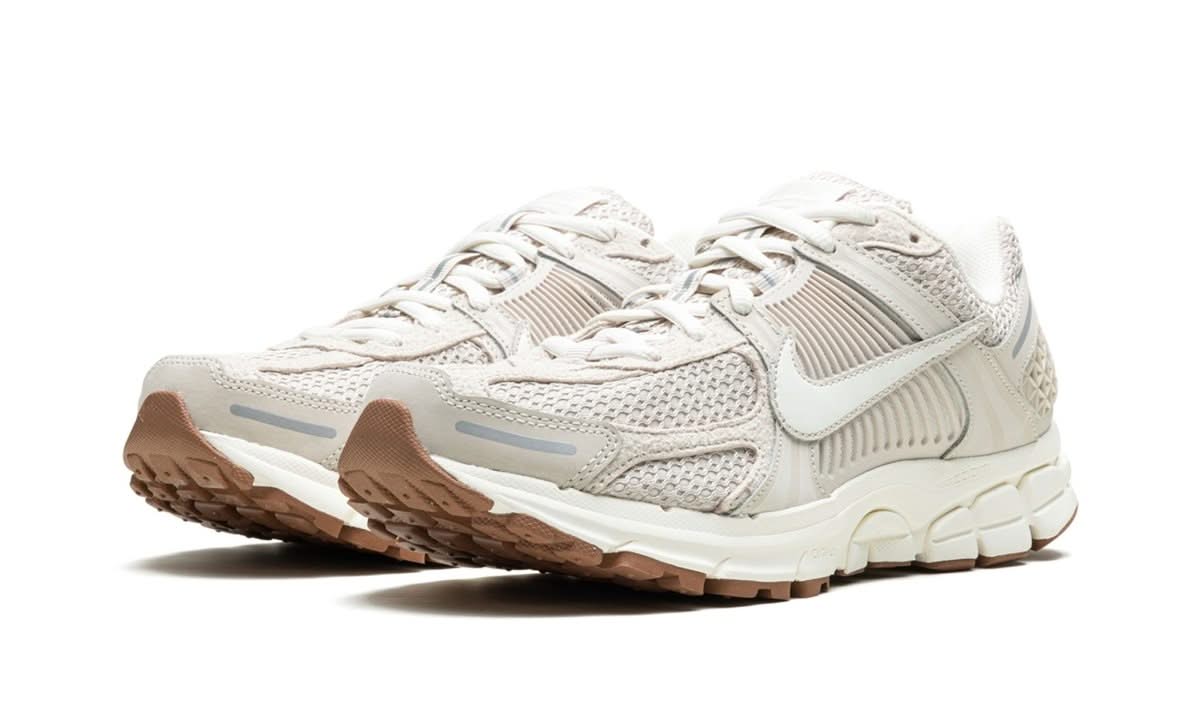 Zoom Vomero 5 Light Orewood Brown - MNR Sneakers