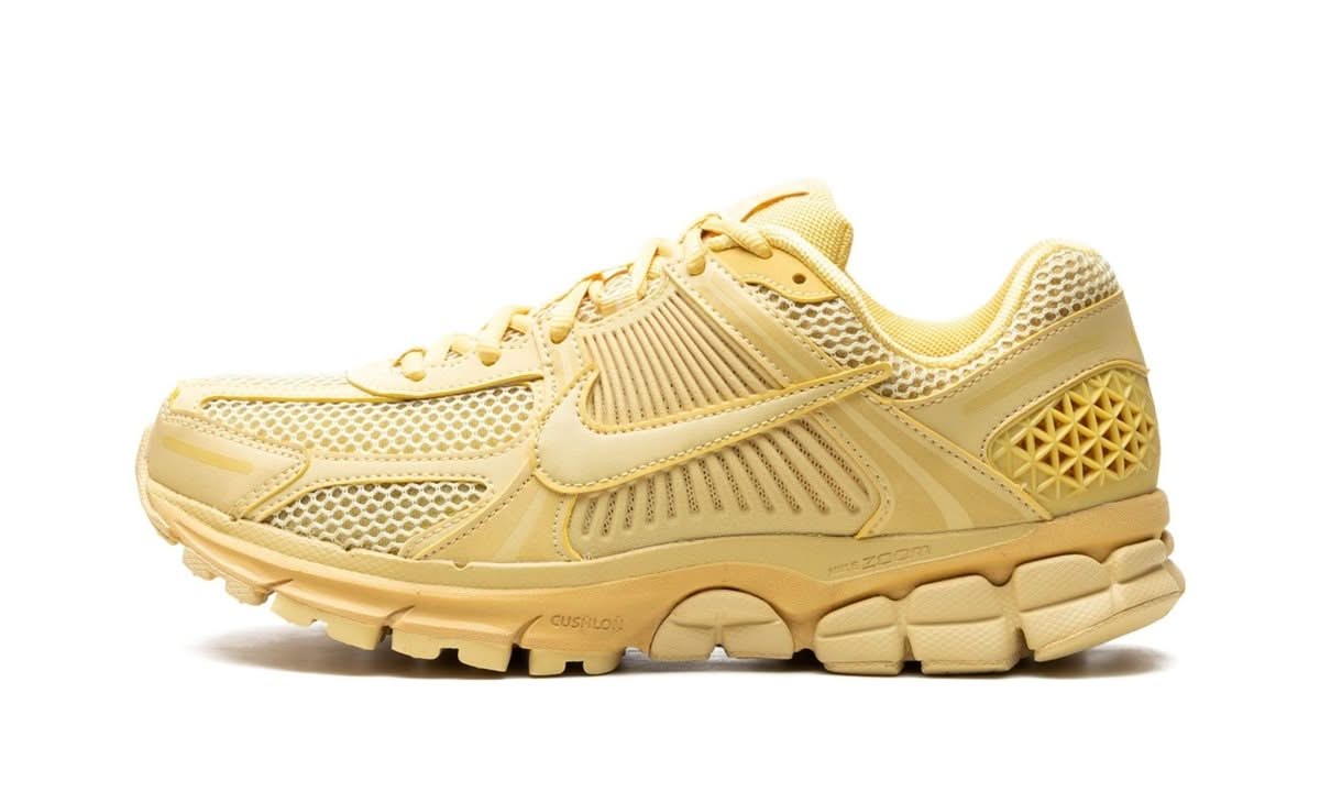 Zoom Vomero 5 Saturn Gold - MNR Sneakers