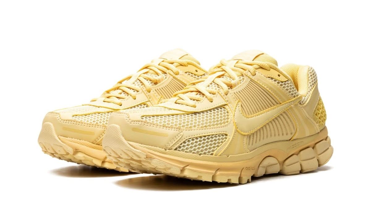 Zoom Vomero 5 Saturn Gold - MNR Sneakers
