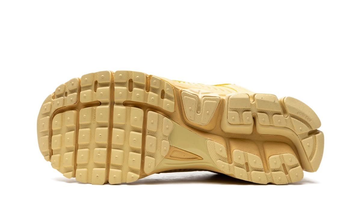 Zoom Vomero 5 Saturn Gold - MNR Sneakers