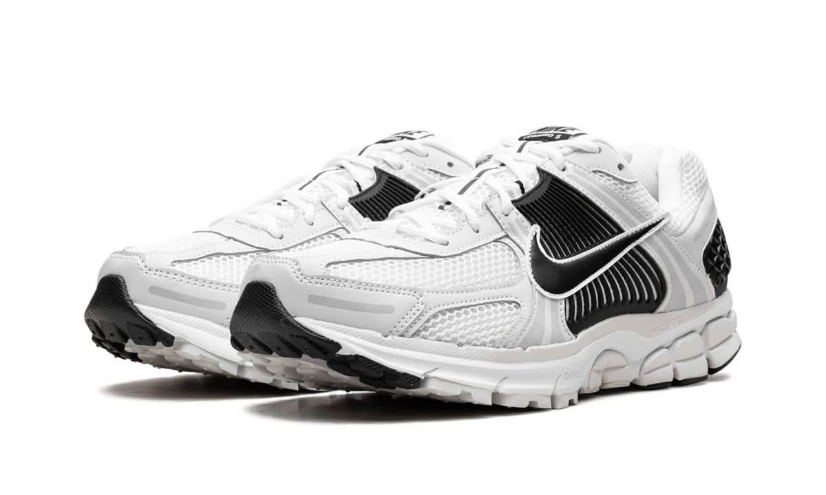 Zoom Vomero 5 White Black - MNR Sneakers