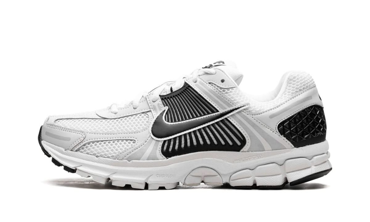 Zoom Vomero 5 White Black - MNR Sneakers