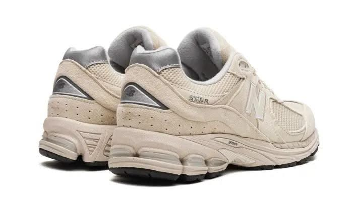 2002R Light Bone Aluminium - MNR Sneakers