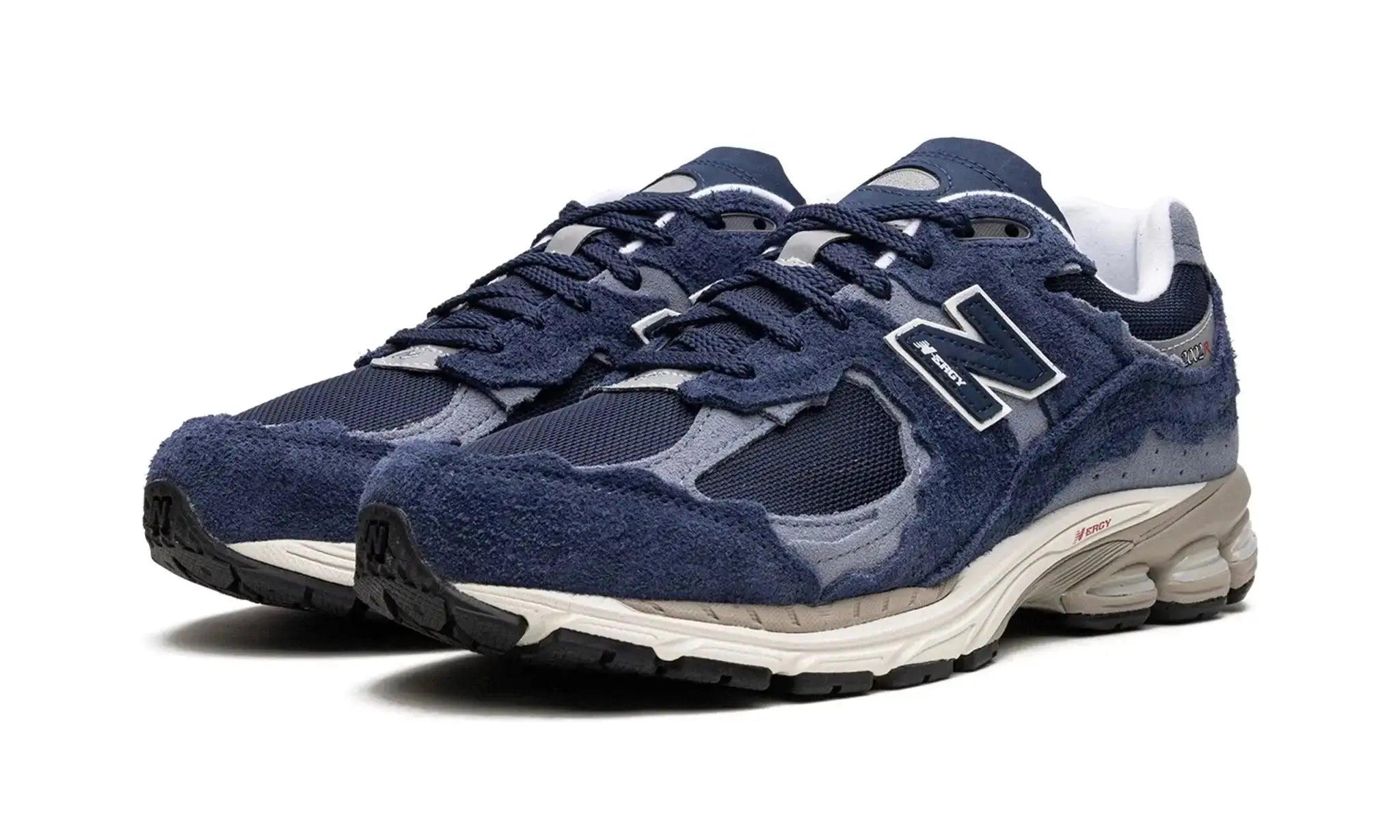 2002R Protection Pack Navy - MNR Sneakers